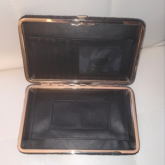 Clutch - Picture 6 of 7